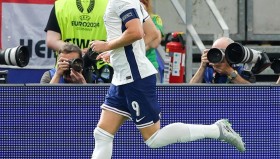 星空体育app-西甲德比赛直播全解析及重点球员对决预测