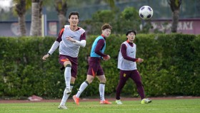 星空体育app-CBA球员闲暇时为何喜欢前往足球场？娱乐日常解析